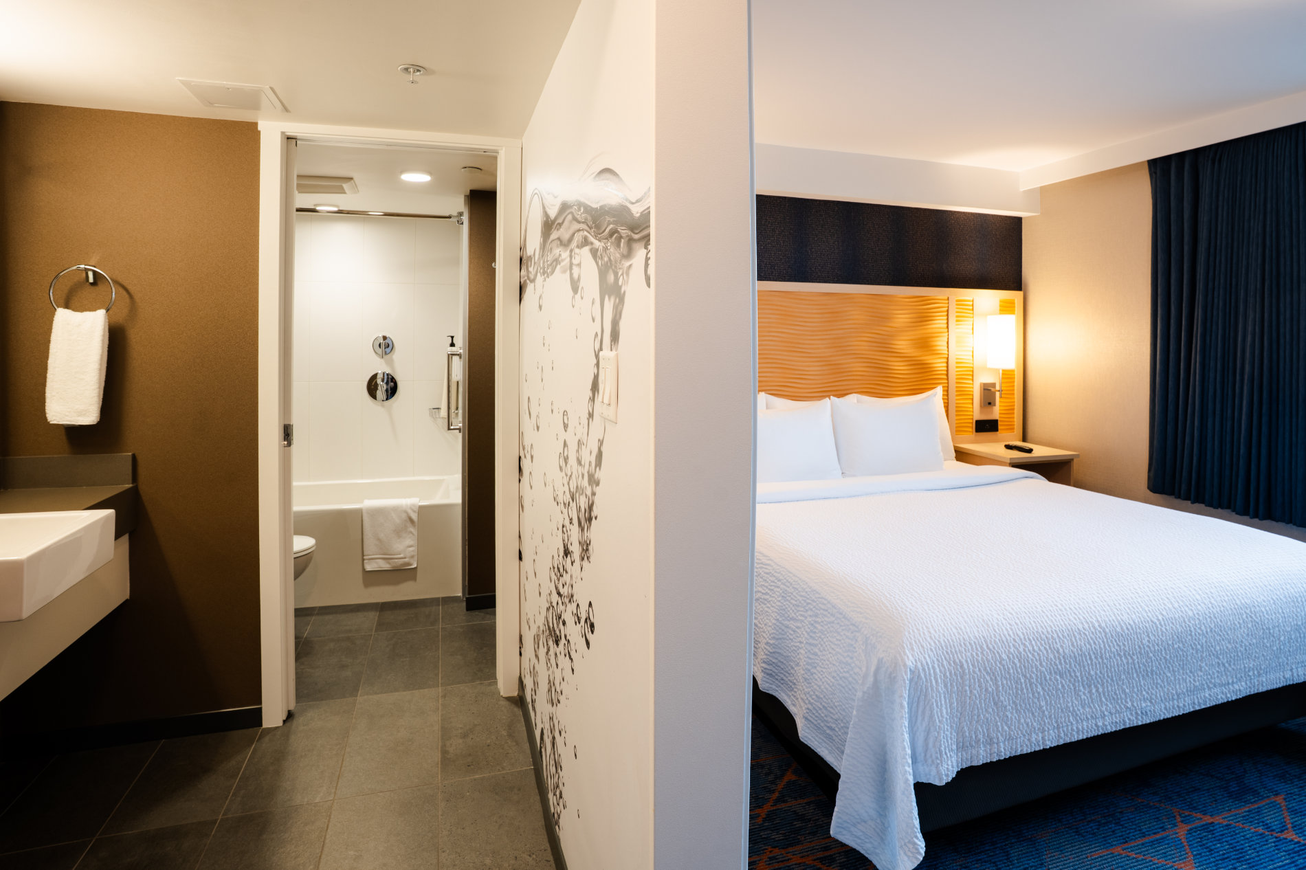 Private Bedroom Suite - view of bed and bathroom