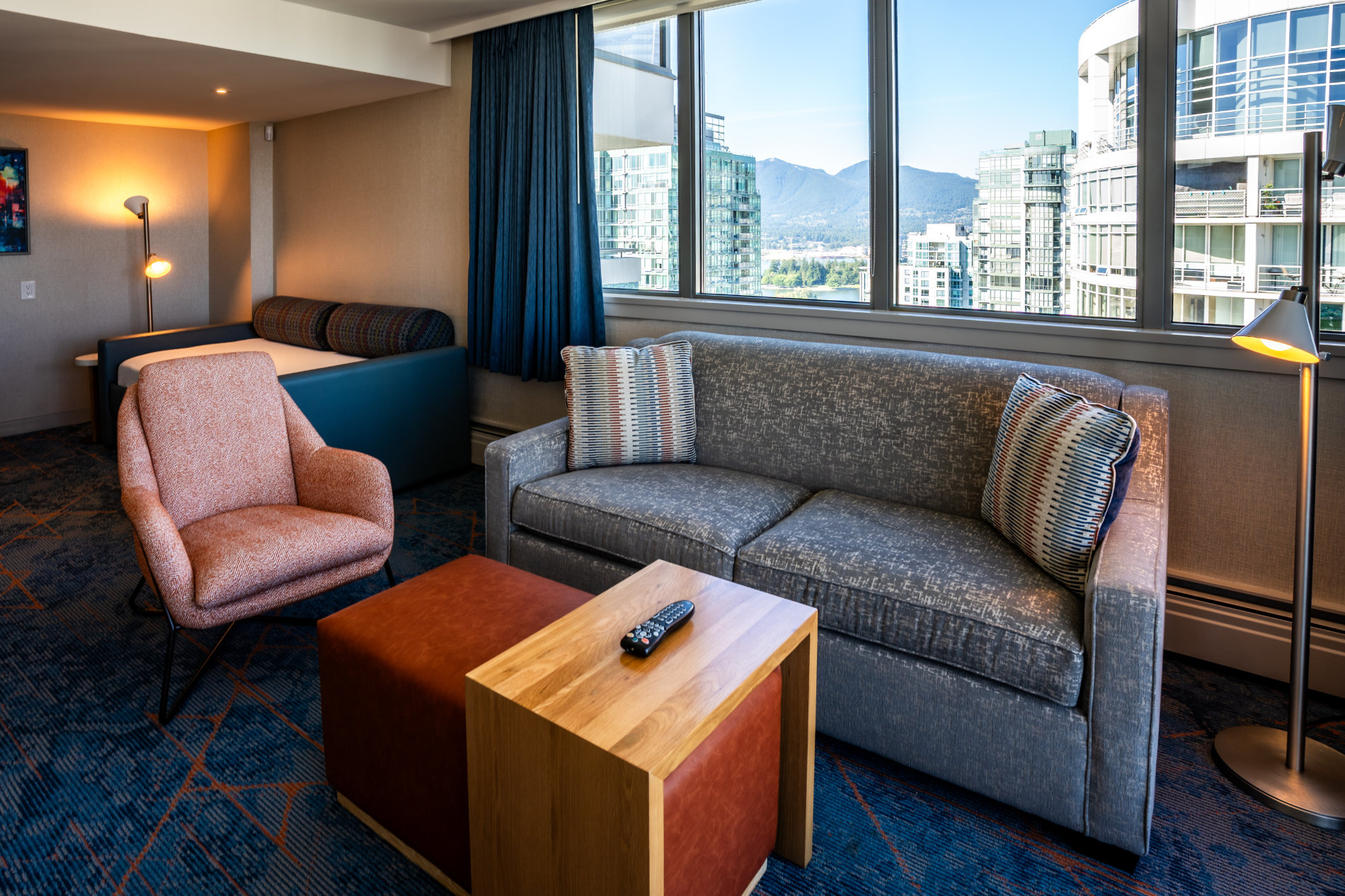 Private Bedroom Suite - seating area